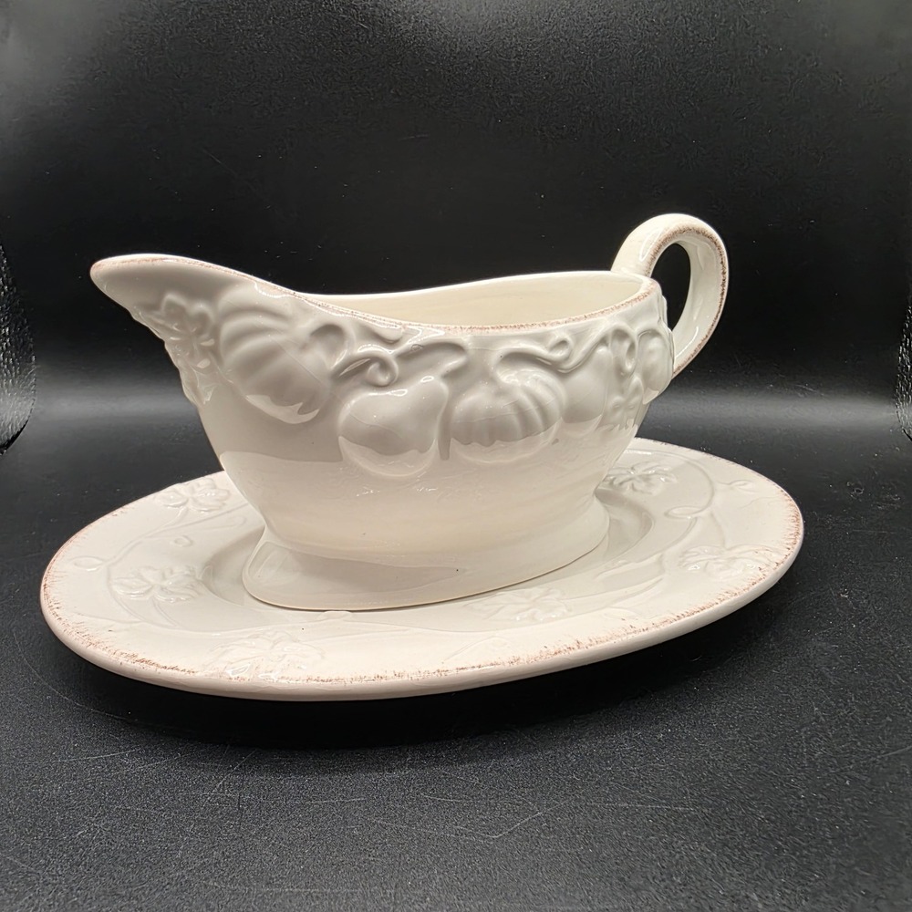 Mikasa Countryside Harvest Gravy‎ Boat and Underplate JA168 Stoneware Cream